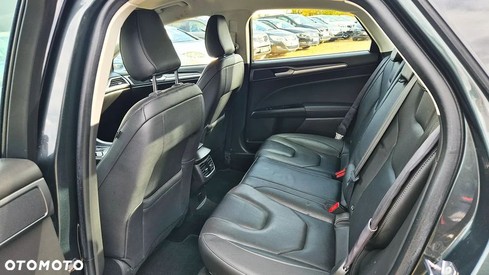 Ford Mondeo 2.0 Hybrid Titanium - 31