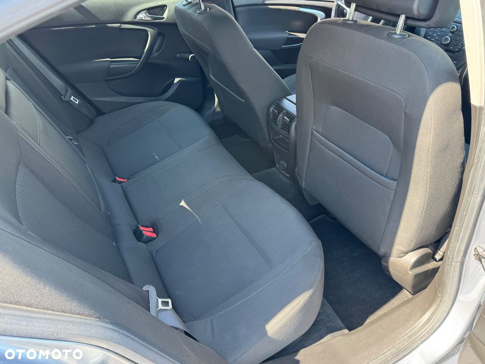 Opel Insignia - 30
