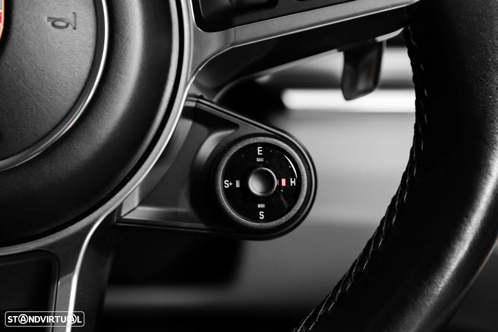 Porsche Panamera Sport Turismo 4 E-Hybrid - 35