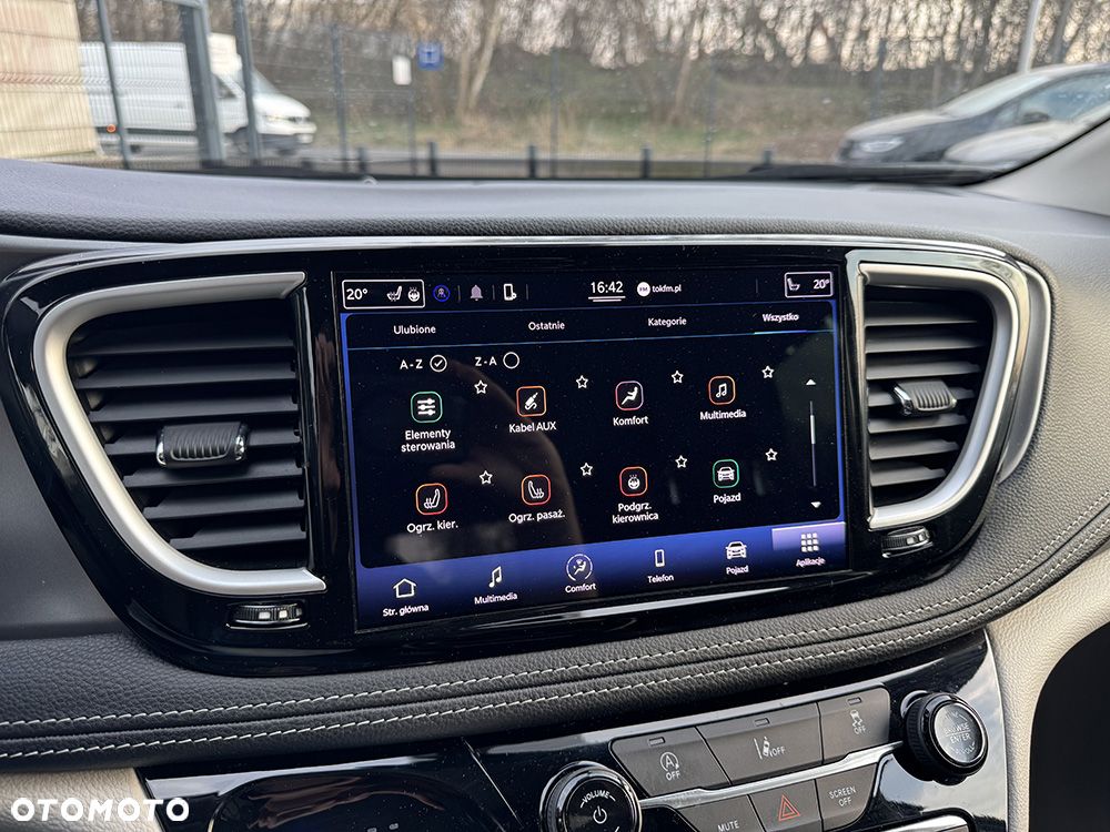 Chrysler Pacifica - 25