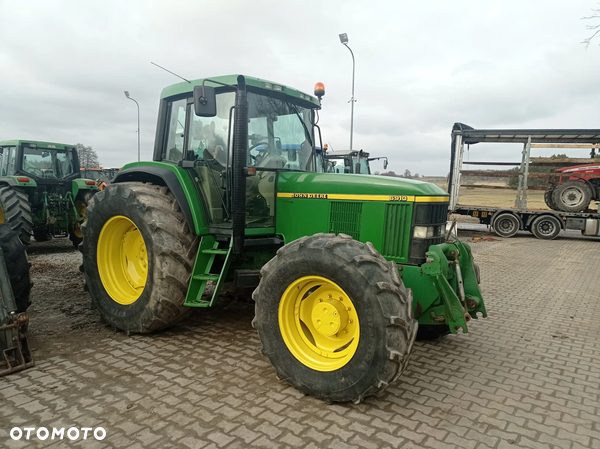 John Deere 6910