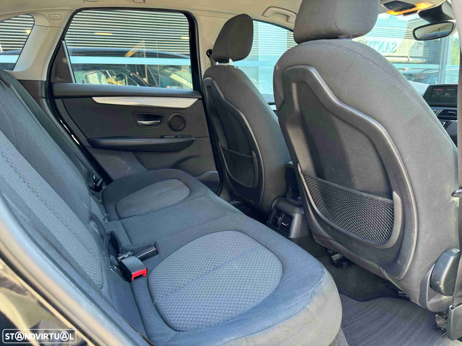 BMW 225xe Active Tourer - 12