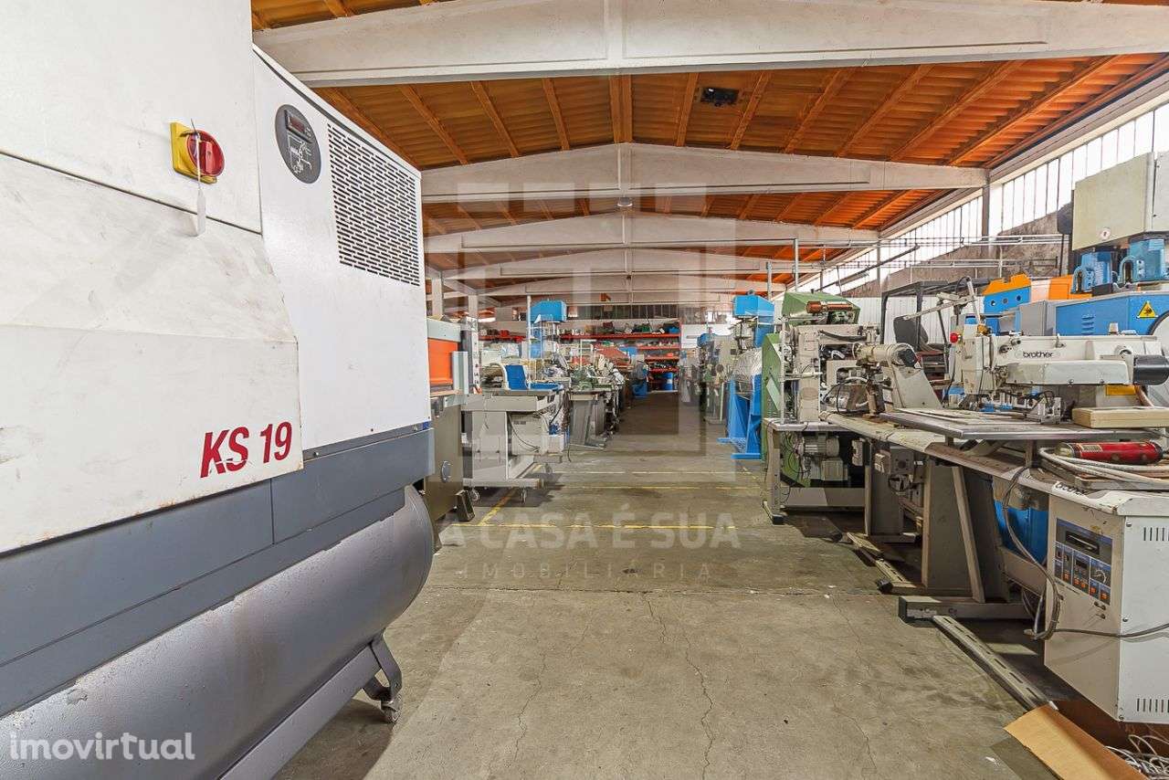 Pavilhão na Zona Industrial de São João da Madeira - Grande imagem: 3/35