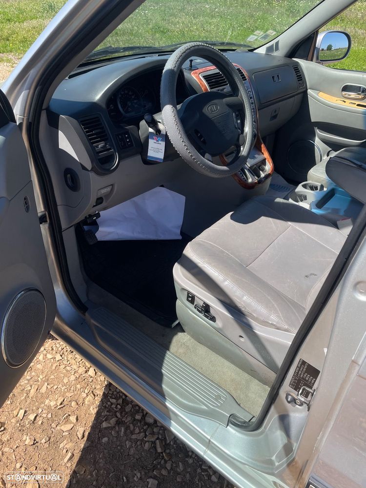 Kia Carnival 2.9 CRDi EX Aut. - 8