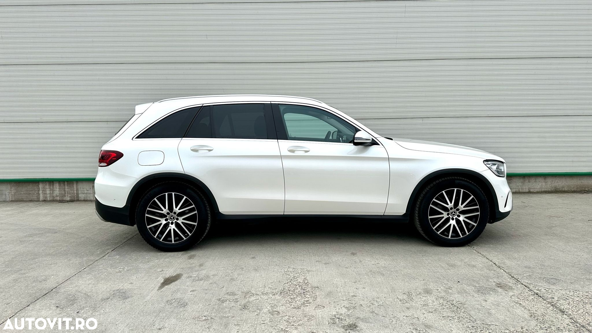 Mercedes-Benz GLC - 30