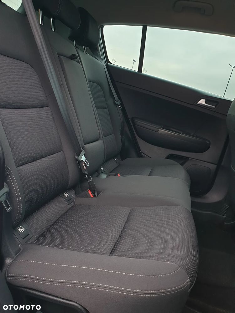 Kia Sportage 1.6 GDI 2WD Dream-Team Edition - 34