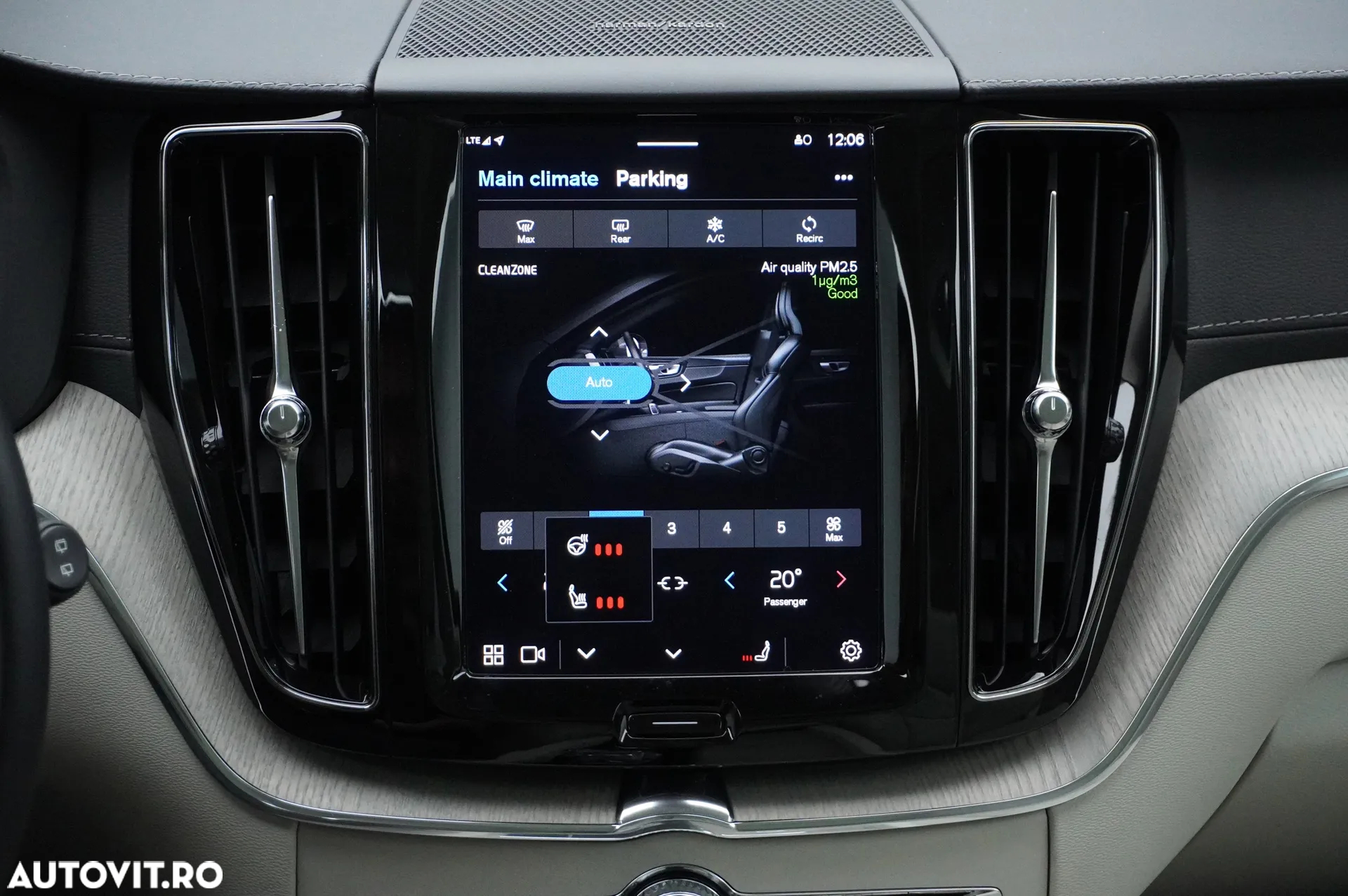 Volvo XC 60 T6 AWD Recharge Geartronic Inscription - 32