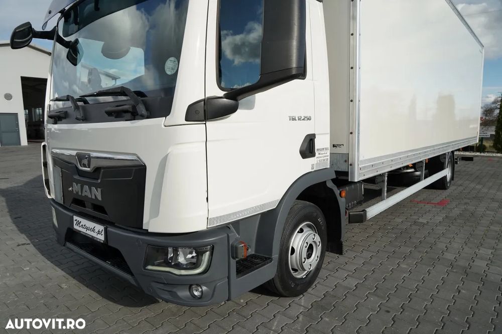 MAN TGL 12.250 / CAMION SOLO / CONTAINER 8 M / LIFT / UȘĂ LATERALĂ / 2021 - 9