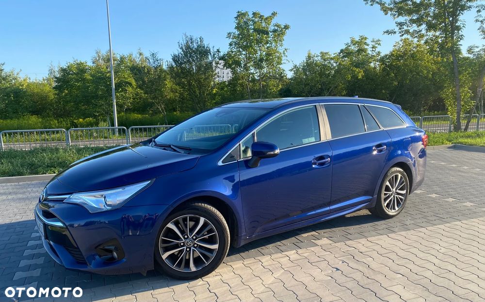 Toyota Avensis 2.0 D-4D Premium - 1