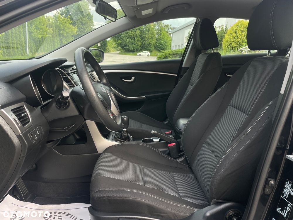 Hyundai i30 blue 1.6 CRDi Style - 6