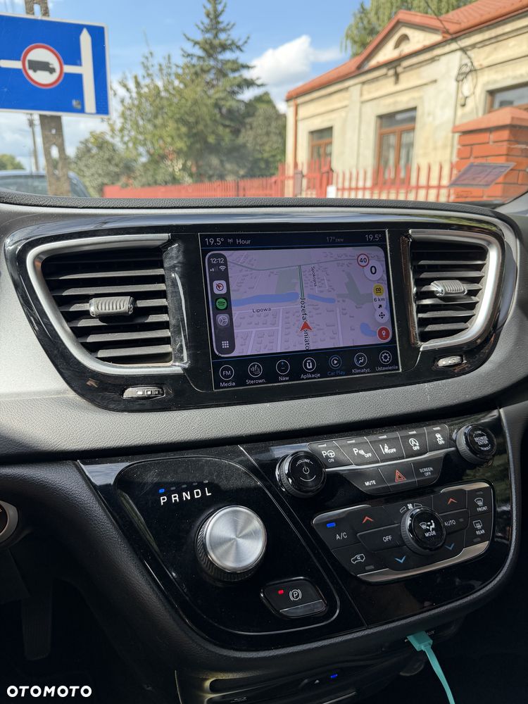 Chrysler Pacifica - 20