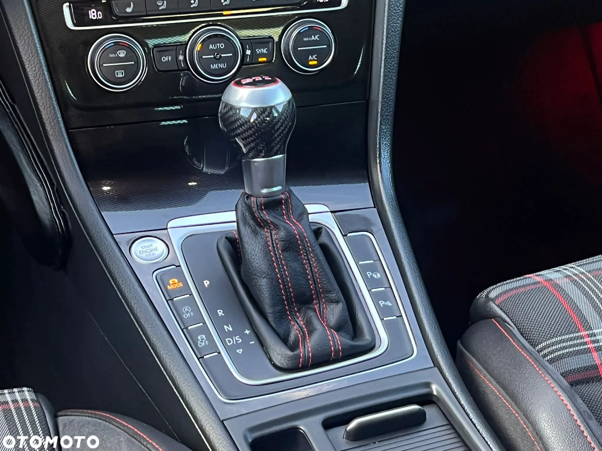 Volkswagen Golf GTI Performance BlueMotion Technology DSG - 40