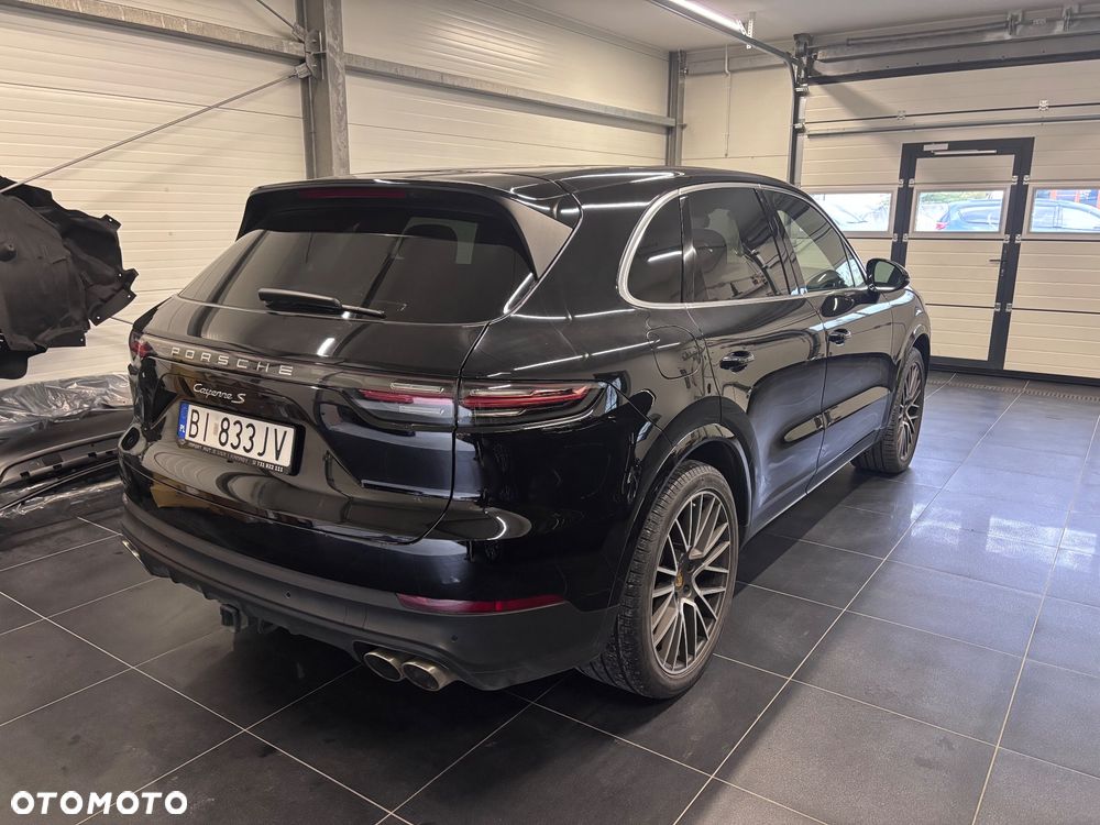 Porsche Cayenne S Platinum Edition - 3