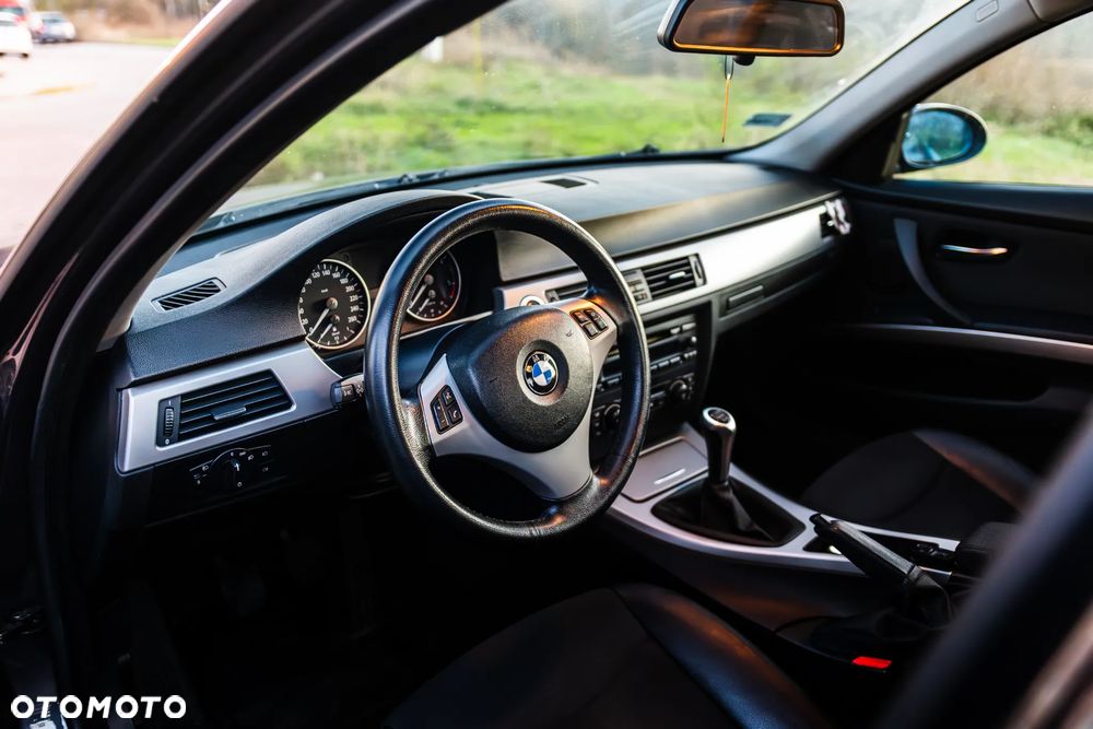 BMW Seria 3 320d - 8