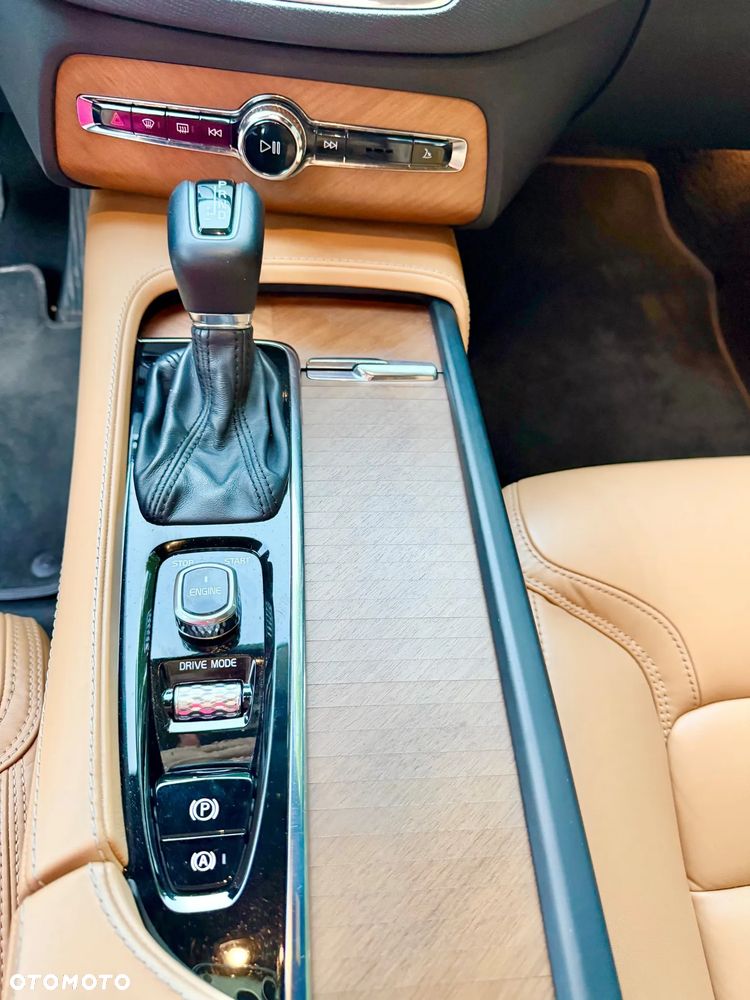 Volvo XC 90 D5 AWD Inscription - 8