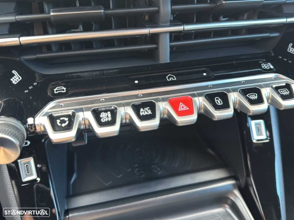 Peugeot e-2008 54 kWh GT - 17