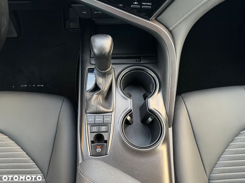 Toyota Camry 2.5 Hybrid Prestige CVT - 9