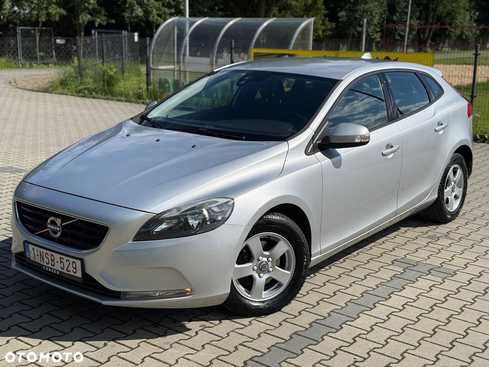 Volvo V40 D2 Momentum - 25