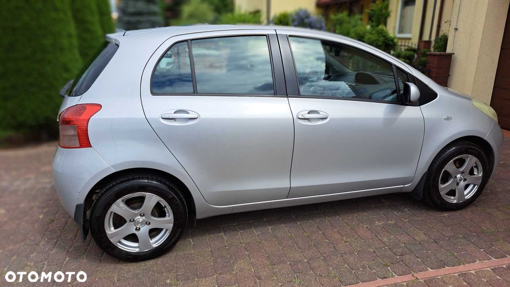 Toyota Yaris - 2