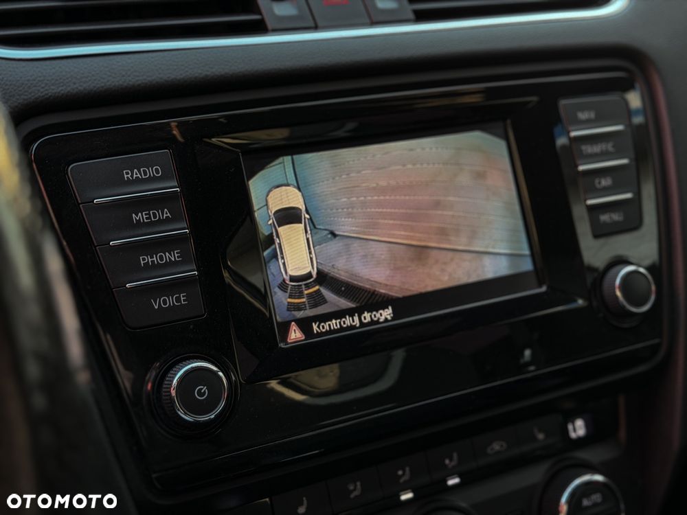 Skoda Octavia 2.0 TDI DSG RS - 24