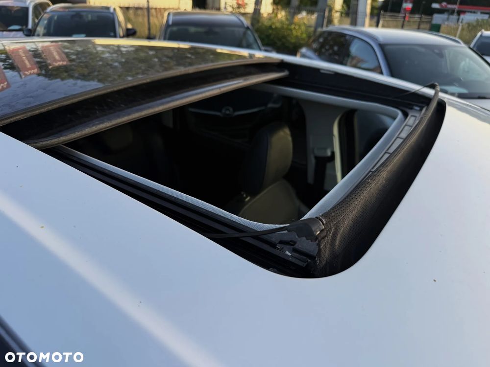 Ford Kuga 2.0 TDCi 4x2 Titanium - 16