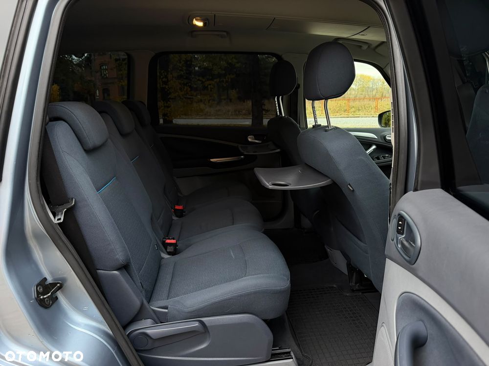 Ford Galaxy - 10