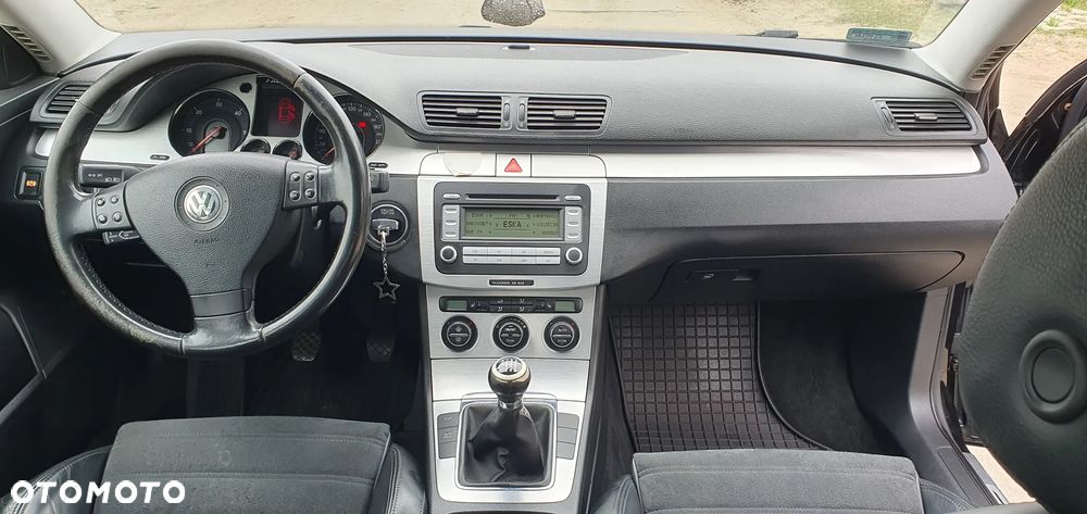 Volkswagen Passat 2.0 TDI DPF Sportline - 8