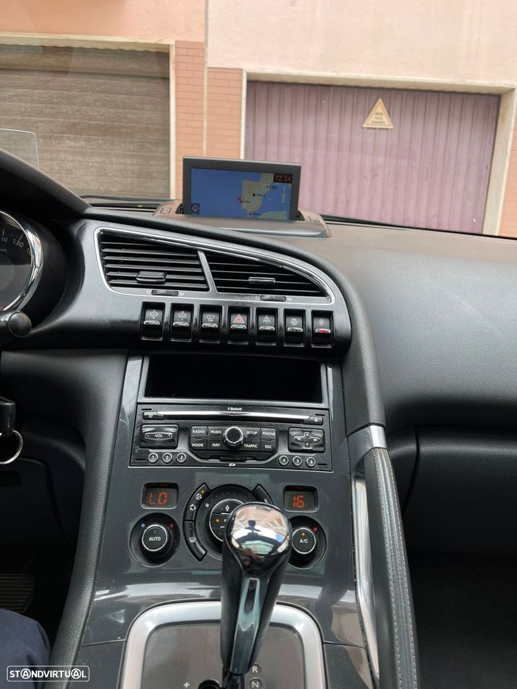 Peugeot 3008 1.6 e-HDi Allure CMP6 - 17