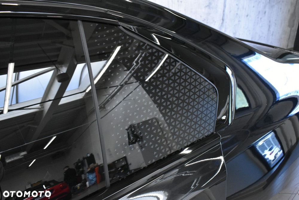 BMW Seria 7 - 28