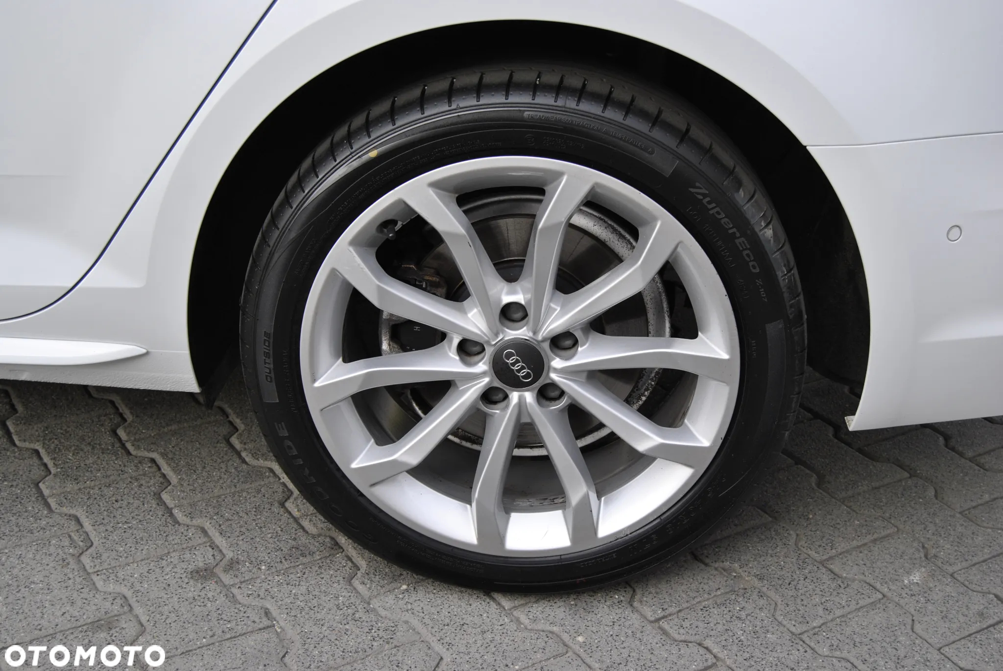 Audi A4 Avant 2.0 TDI ultra S tronic sport - 13