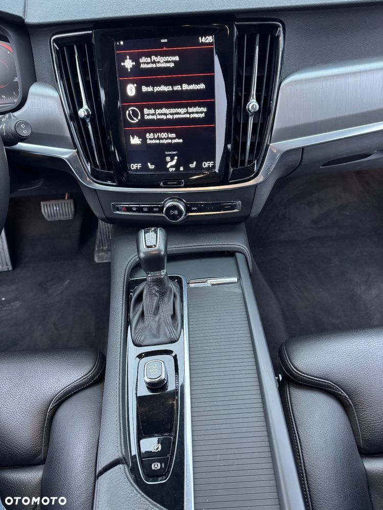 Volvo V90 D4 Momentum - 26