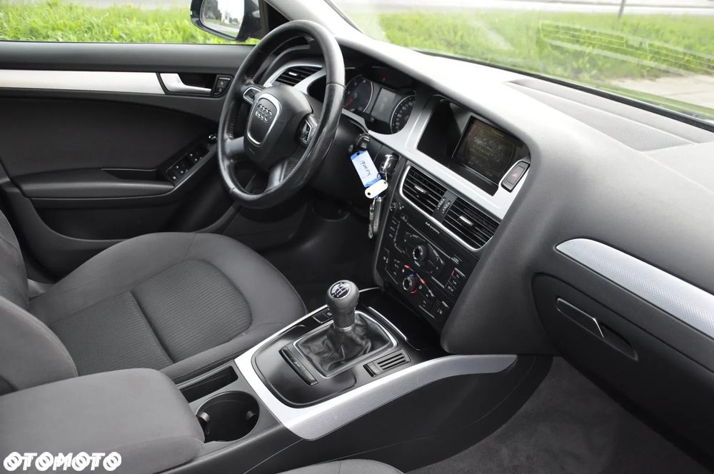 Audi A4 Avant 2.0 TDI DPF Attraction - 13