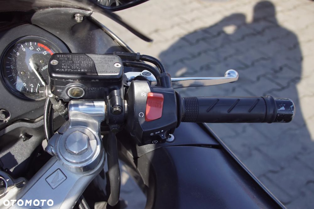 Motocykl na części - Honda CBR 1100XX Blackbird 1137 cm3 163 KM SC42E 1997R Silnik Skrzynia Owiewka Szyba Lusterko Kufer Laga Wahacz Łańcuch Wydech Siedzenie Sterownik Moduł Czujnik Licznik Manetka - 12