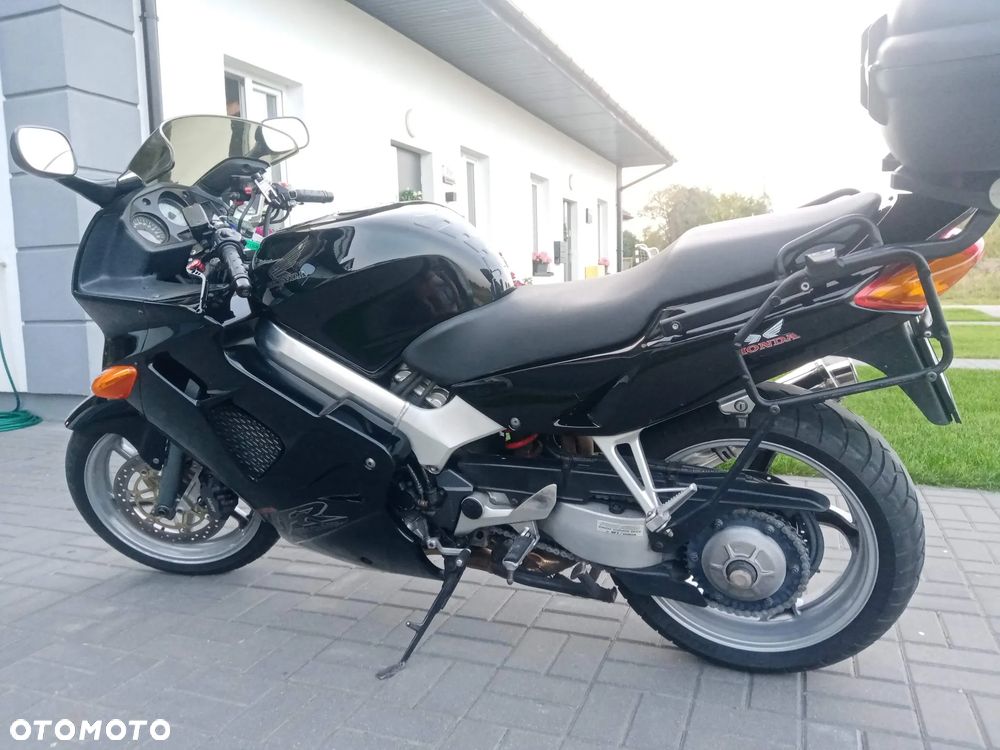 Honda VFR - 4