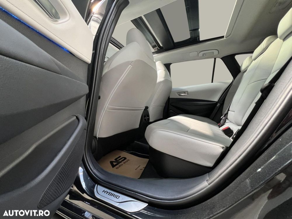Toyota Corolla 2.0 Lounge - 18