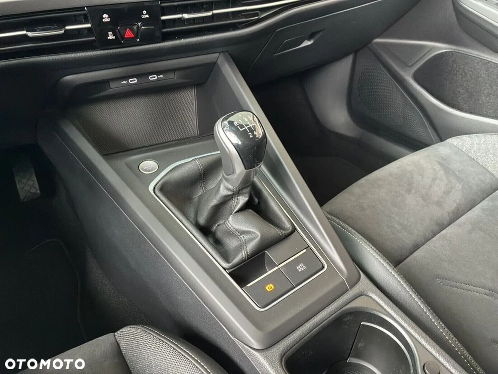 Volkswagen Golf Variant - 22