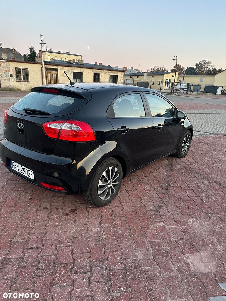 Kia Rio 1.4 M - 8