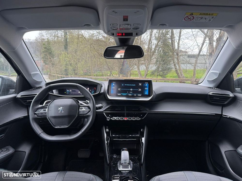 Peugeot 208 1.2 PureTech Allure EAT8 - 17