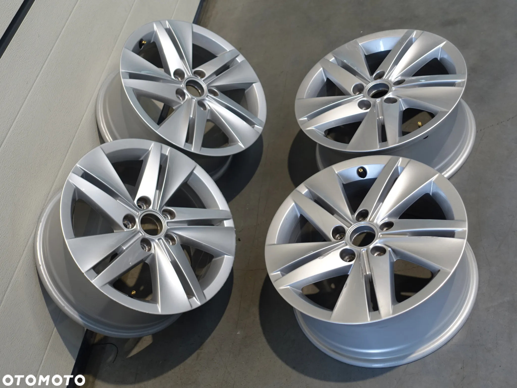 ALUFELGI ALU FELGI KOMPLET 16 VW GOLF VII 7 VIII 8 - 2