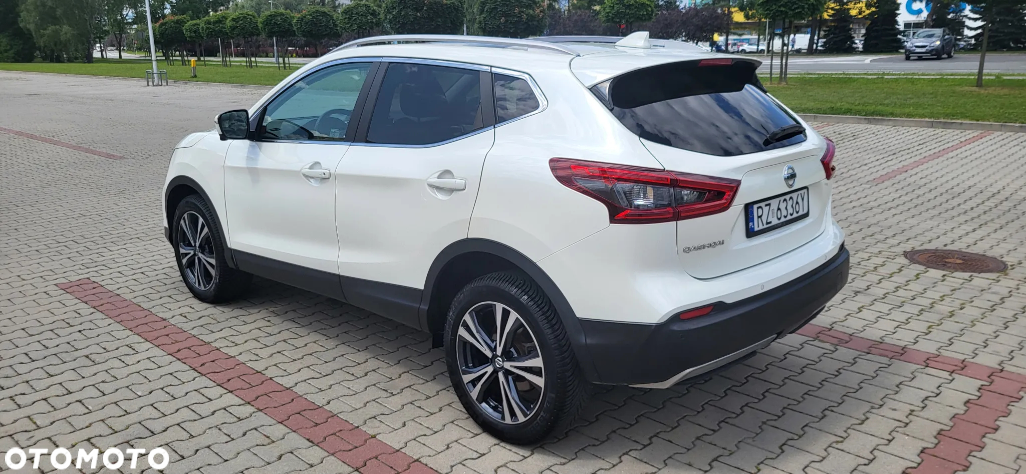 Nissan Qashqai 1.3 DIG-T N-Connecta DCT - 3