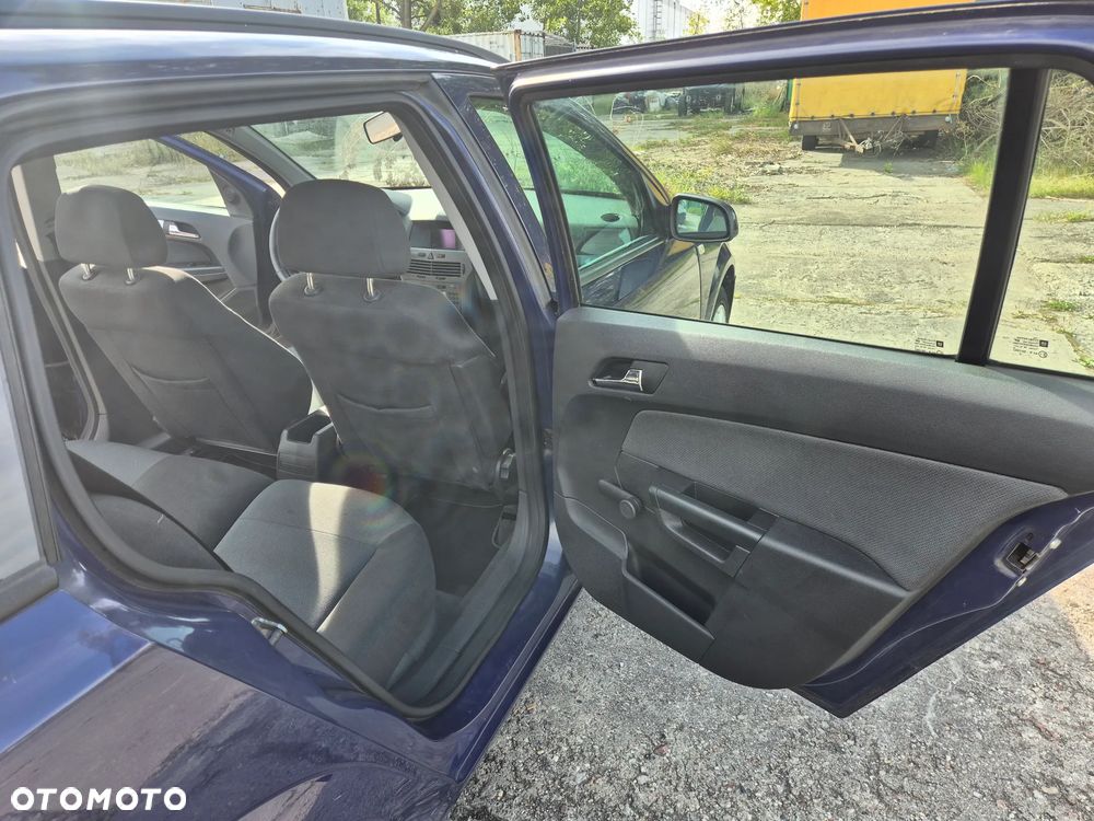 Opel Astra 1.9 CDTI - 12
