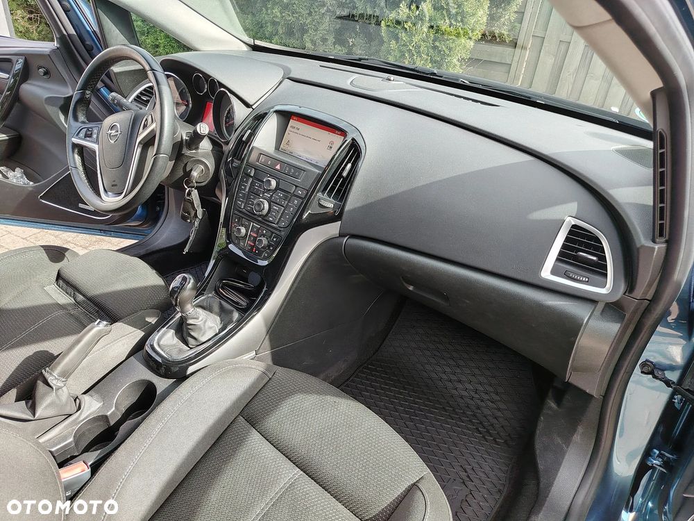 Opel Astra 1.7 CDTI Cosmo - 11