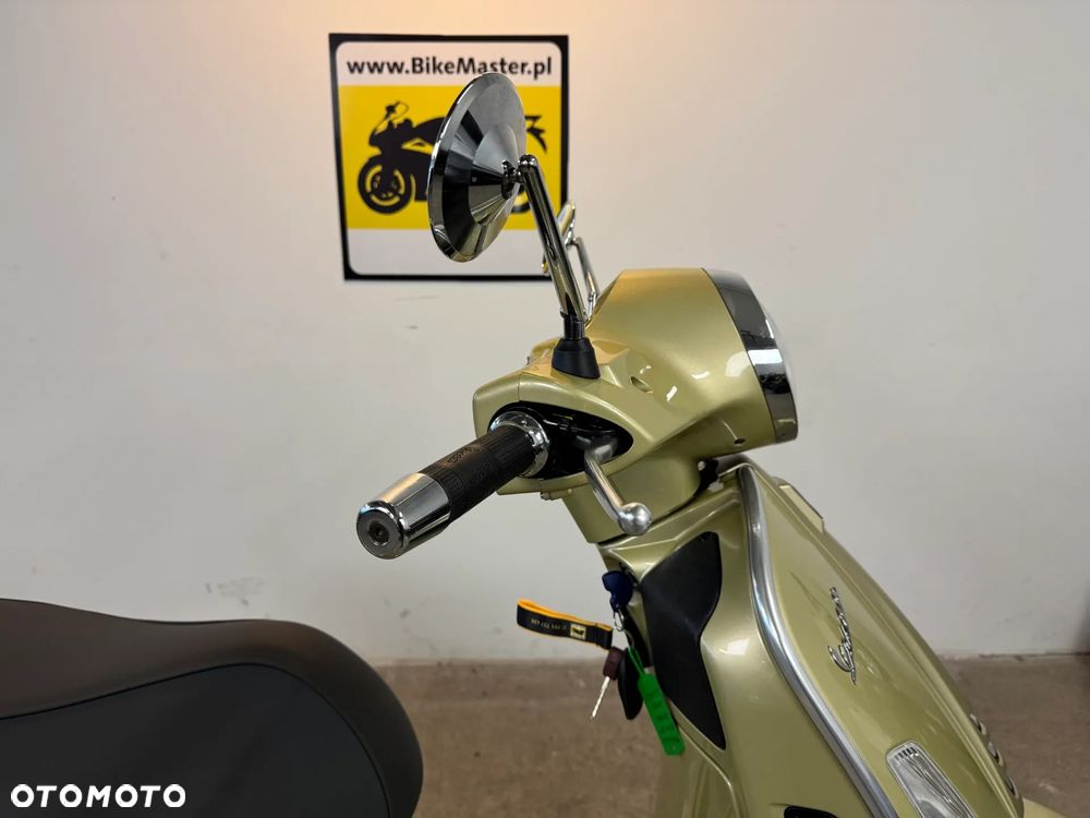 Piaggio Vespa - 10