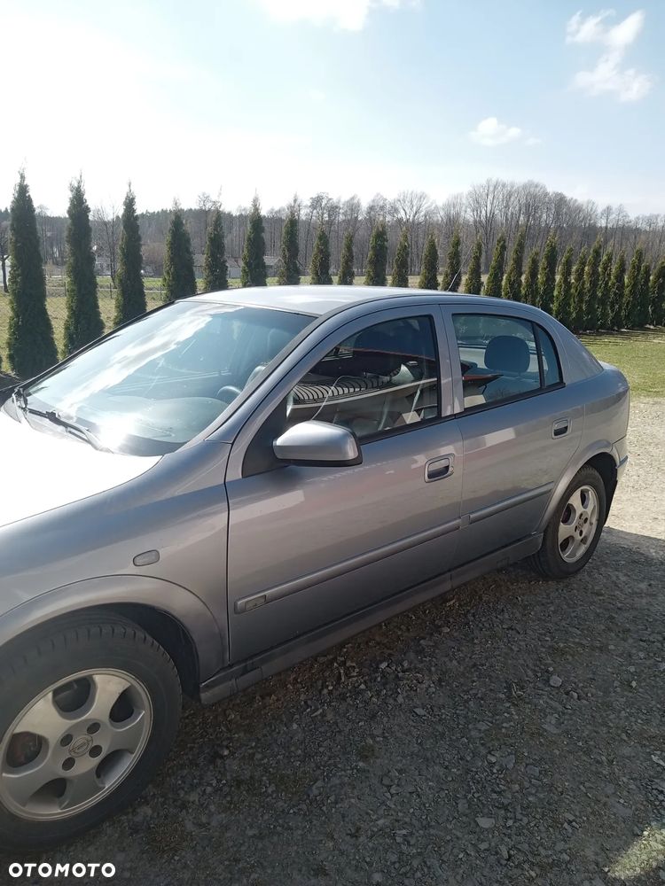 Opel Astra 1.7 CDTI NJoy - 4