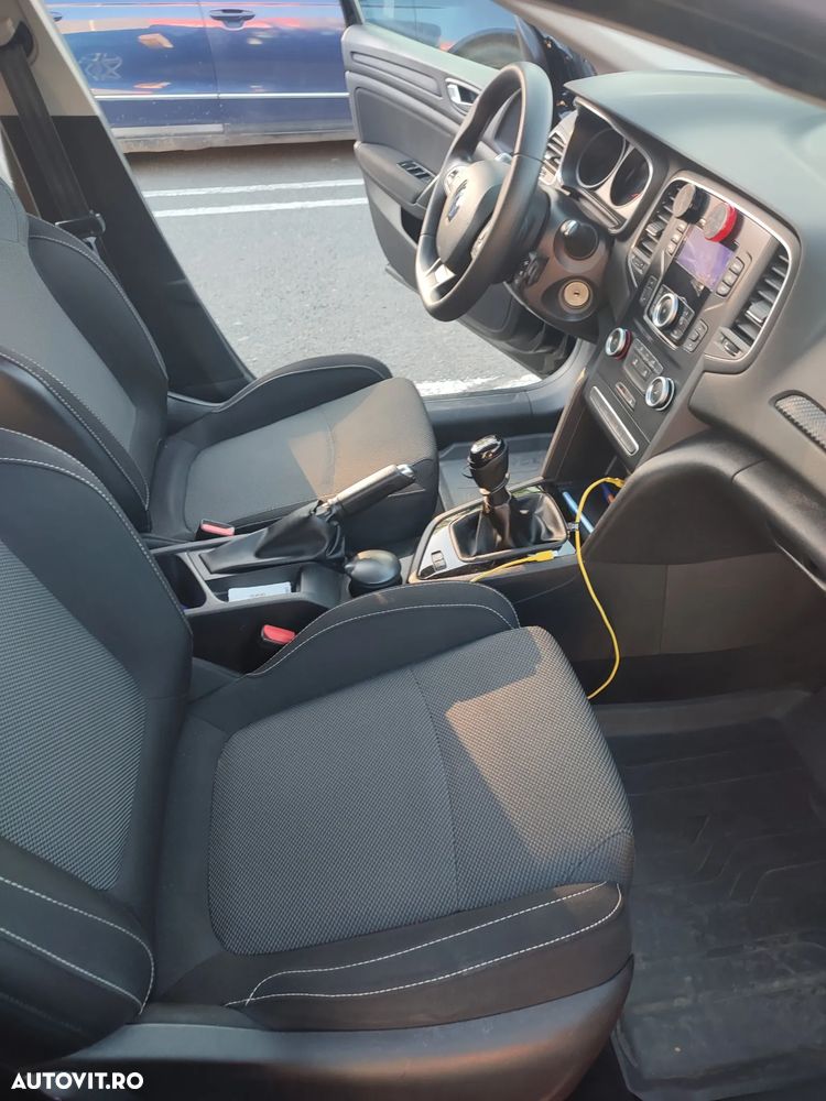 Renault Megane TCe GPF Business - 12
