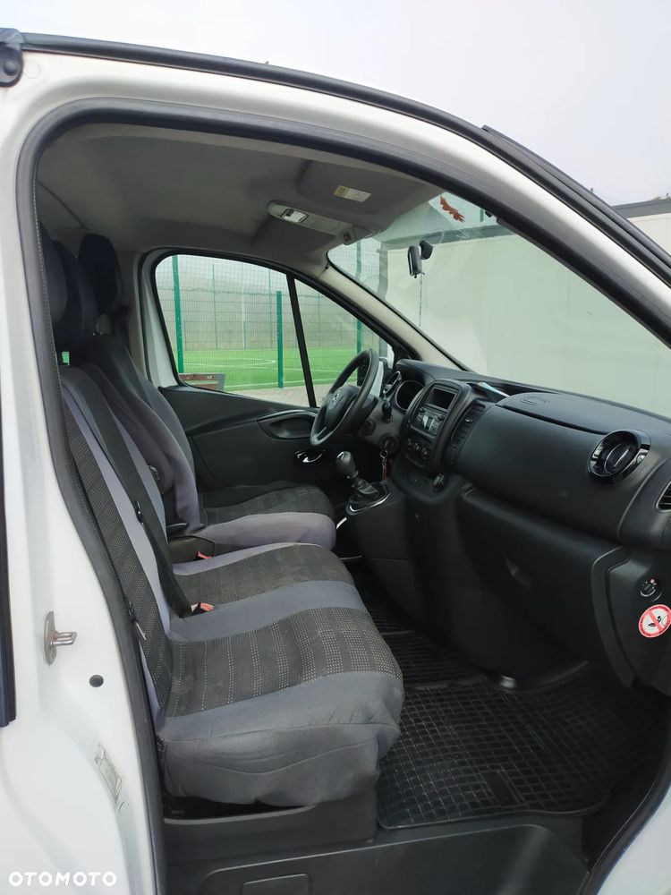 Opel Vivaro - 10