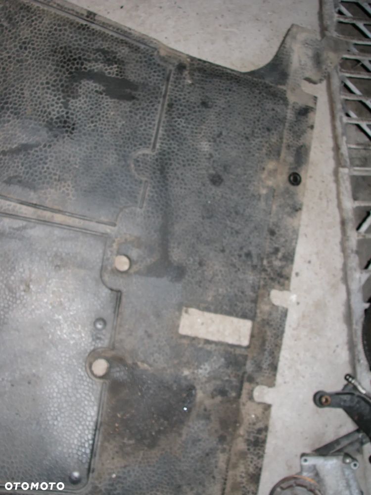 DYWAN WYKŁADZINA OPEL VIVARO A - 4