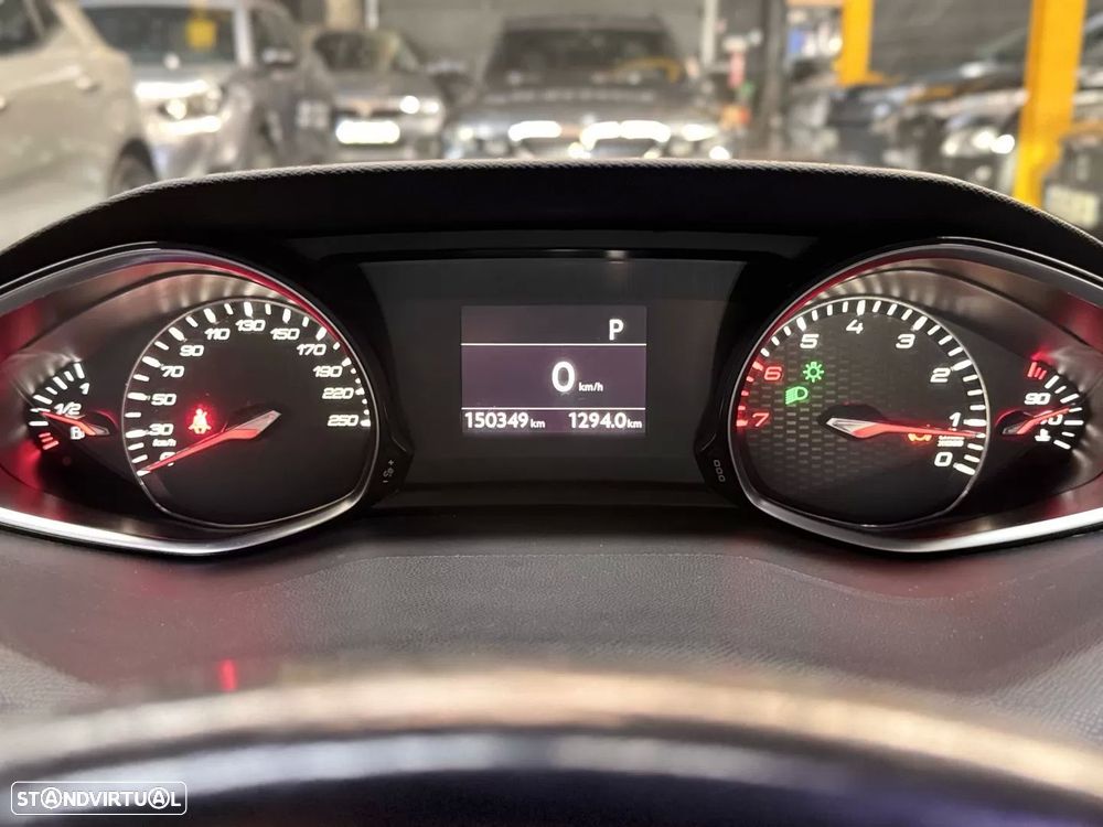 Peugeot 308 1.2 PureTech Allure - 13