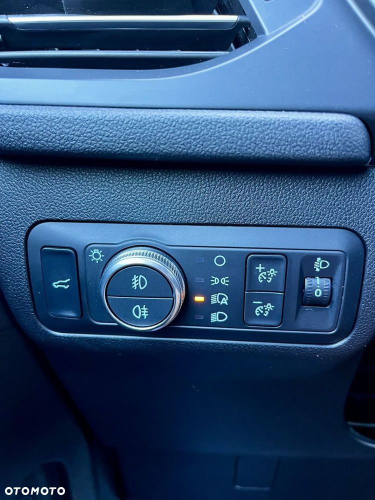 Ford Kuga 2.5 Duratec FHEV ST-LINE - 26
