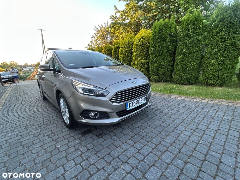 Ford S-Max - 13